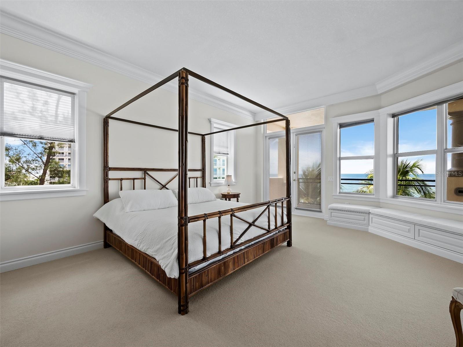 VIZCAYA AT LONGBOAT KEY PH 01 - Residential