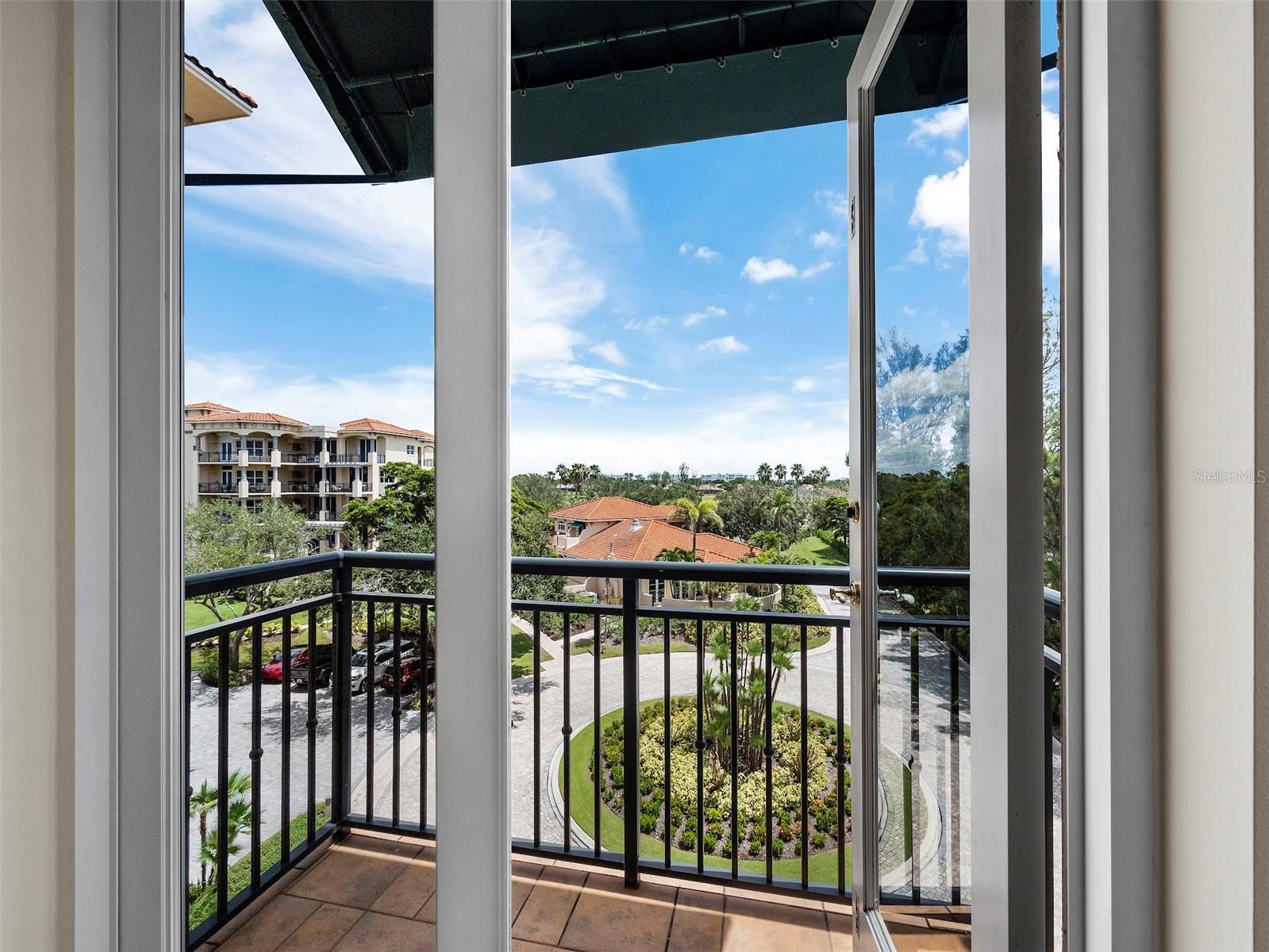 VIZCAYA AT LONGBOAT KEY PH 01 - Residential