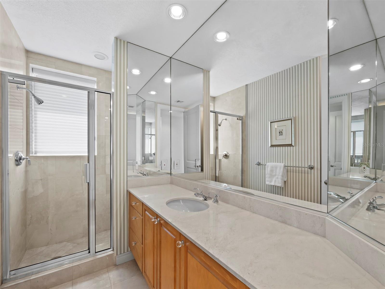 VIZCAYA AT LONGBOAT KEY PH 01 - Residential
