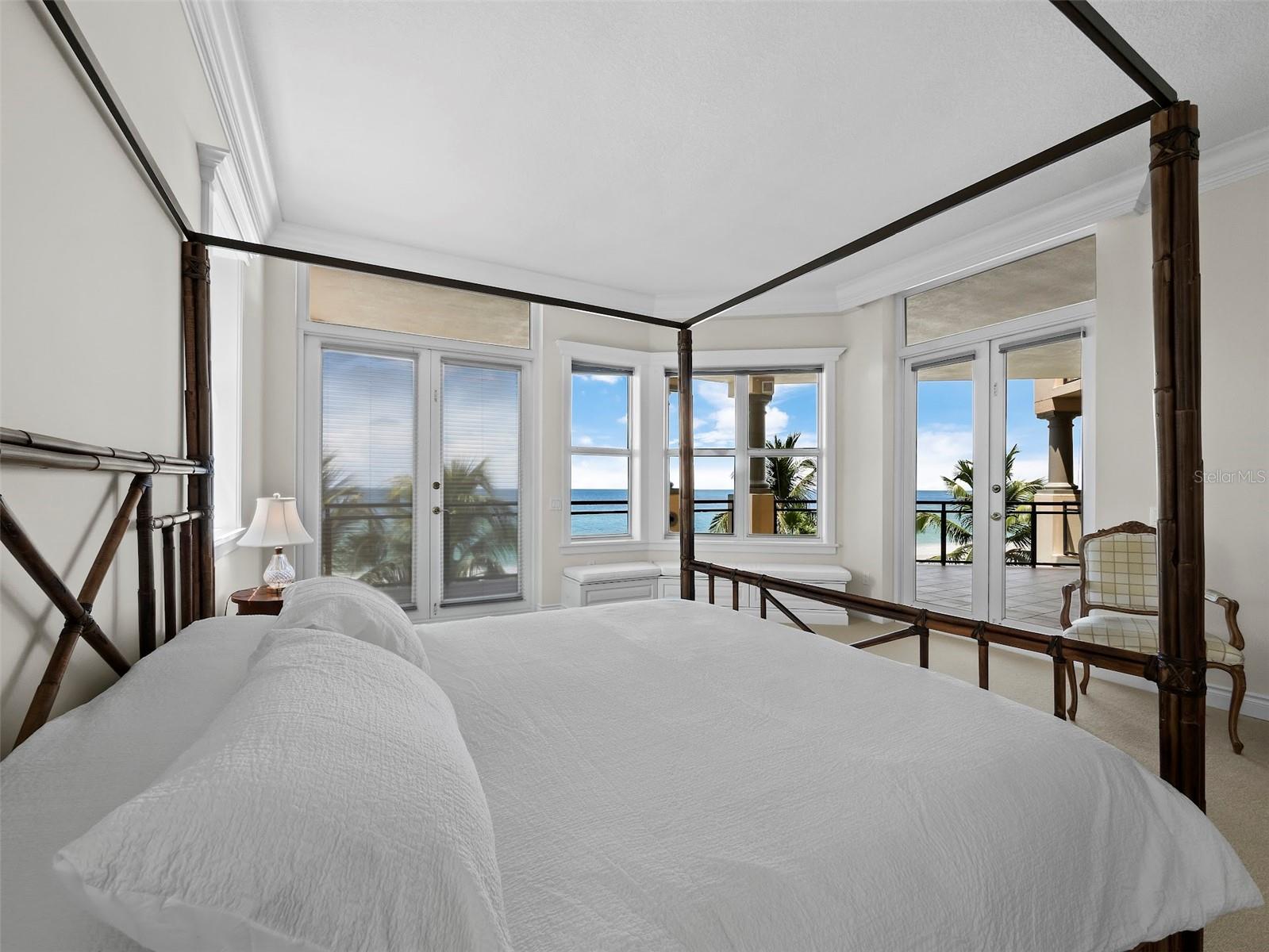 VIZCAYA AT LONGBOAT KEY PH 01 - Residential