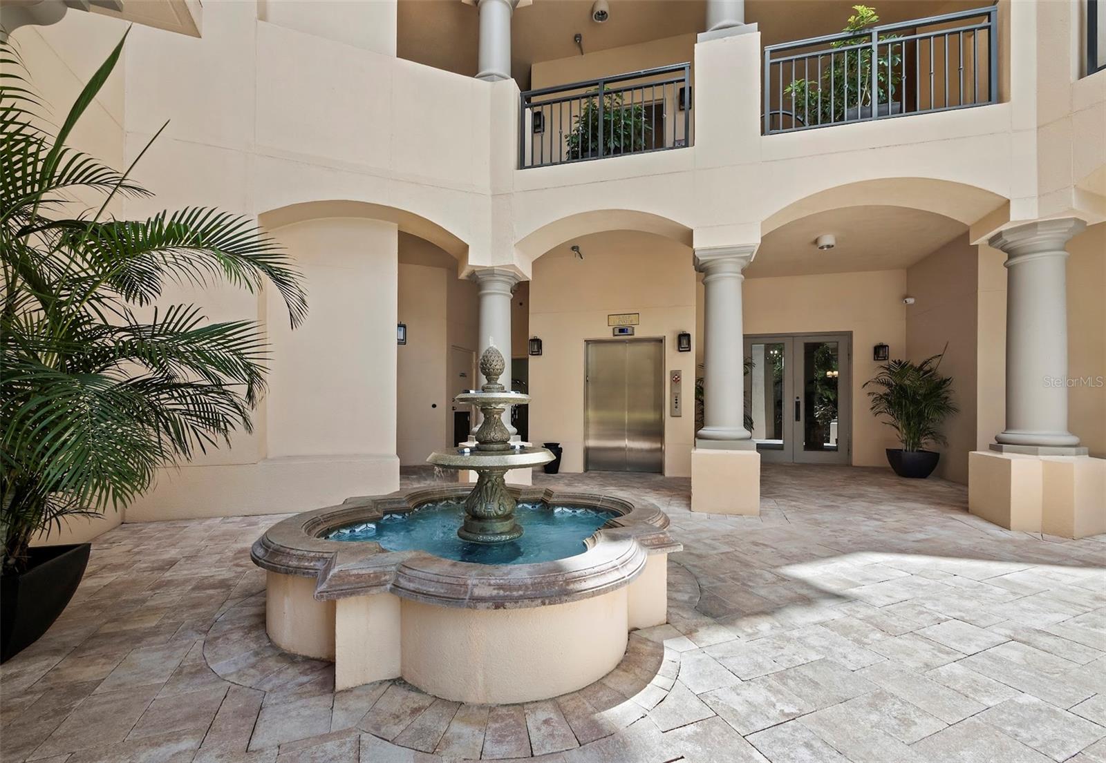 VIZCAYA AT LONGBOAT KEY PH 01 - Residential