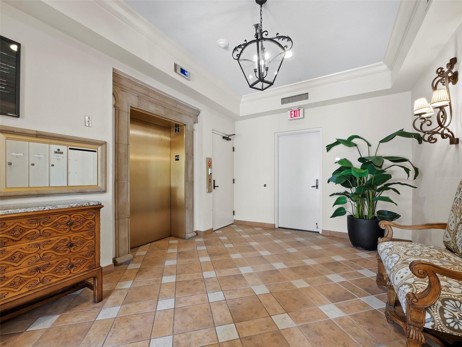 VIZCAYA AT LONGBOAT KEY PH 01 - Residential