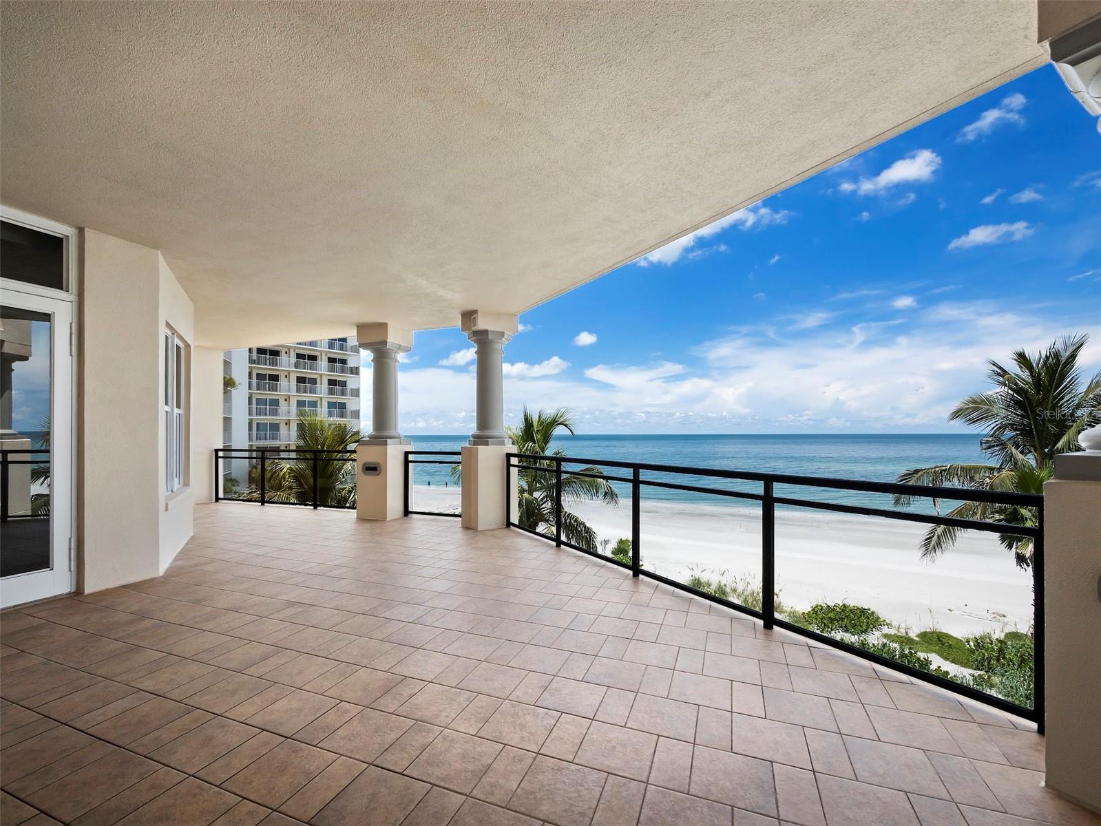 VIZCAYA AT LONGBOAT KEY PH 01 - Residential