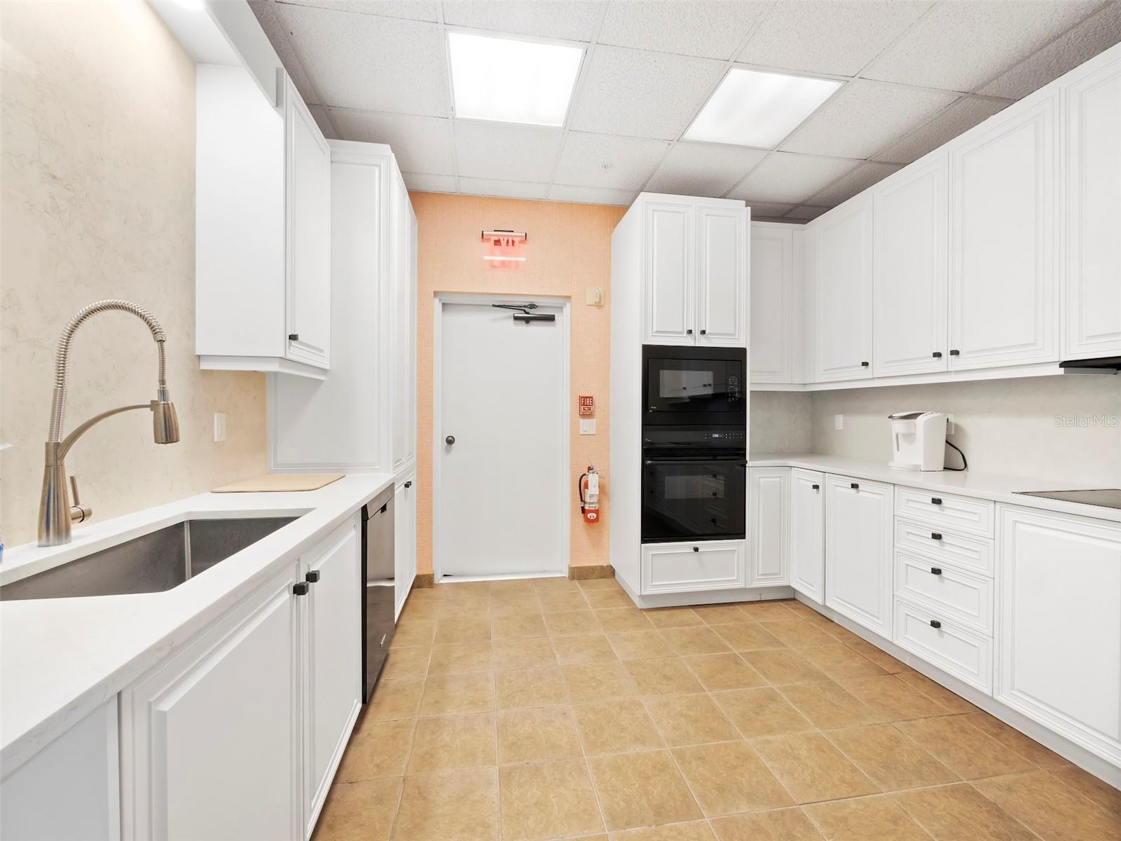 VIZCAYA AT LONGBOAT KEY PH 01 - Residential