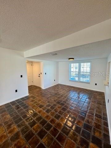 2462 KINGFISHER LANE J203