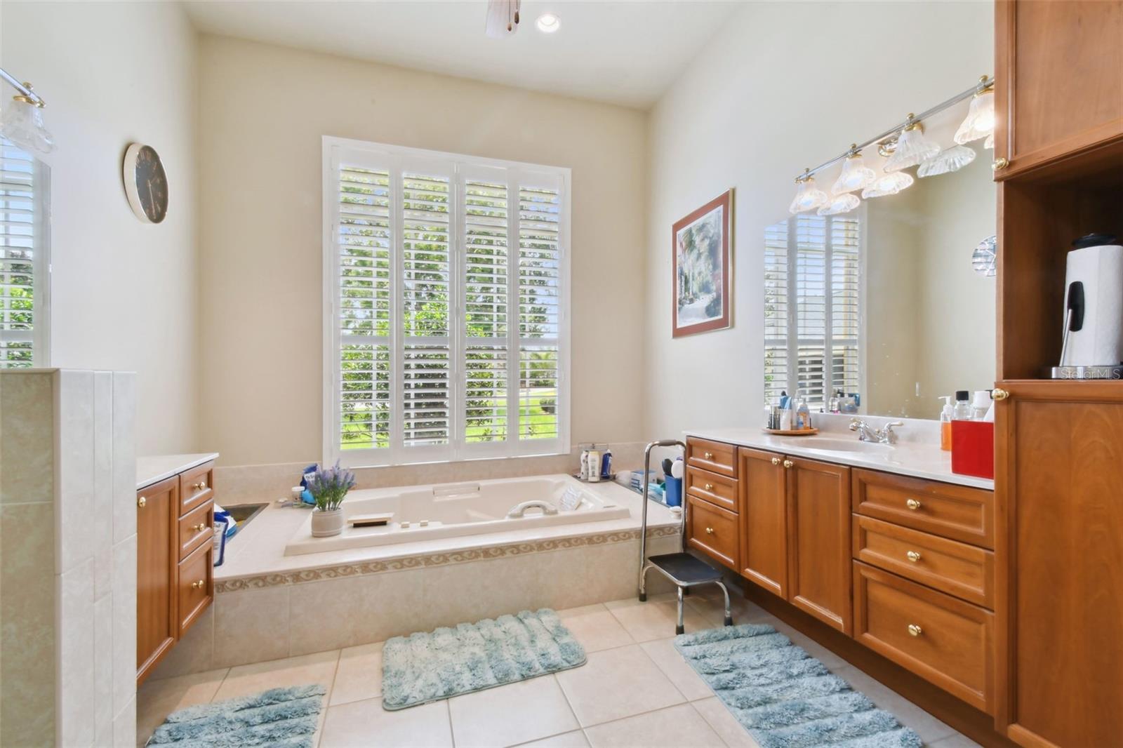 FISH HAWK TRAILS UNIT 5 - Residential
