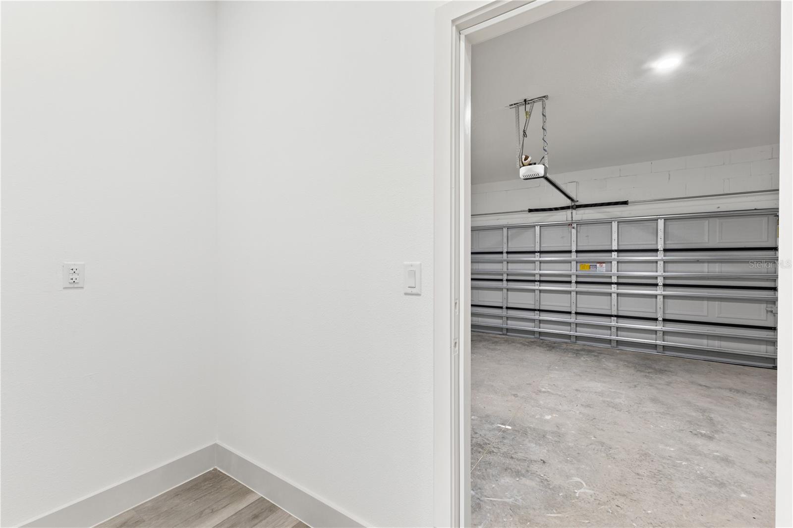 RAINBOW LAKES ESTATES - Residential