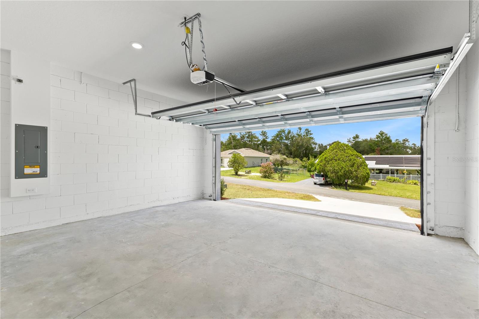 RAINBOW LAKES ESTATES - Residential