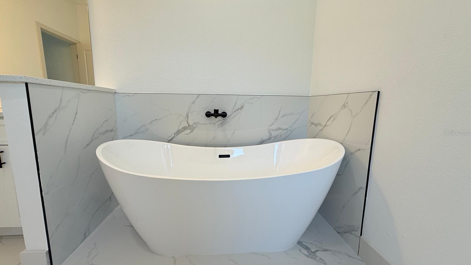 RAINBOW LAKES ESTATES - Residential