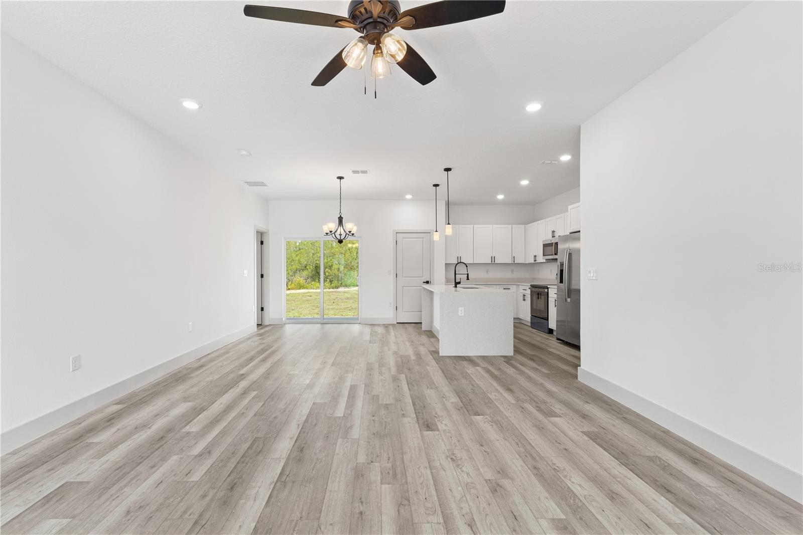 RAINBOW LAKES ESTATES - Residential