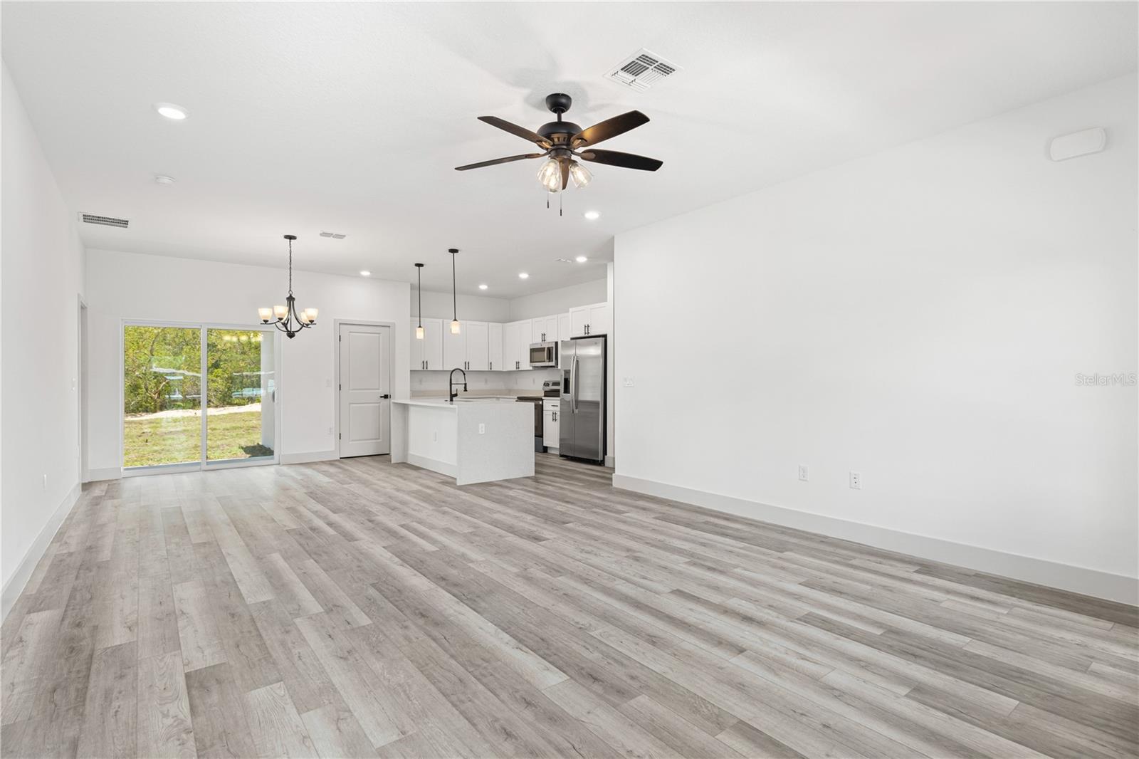 RAINBOW LAKES ESTATES - Residential