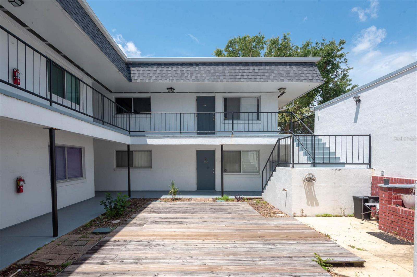 303 RIDGE BOULEVARD 2100