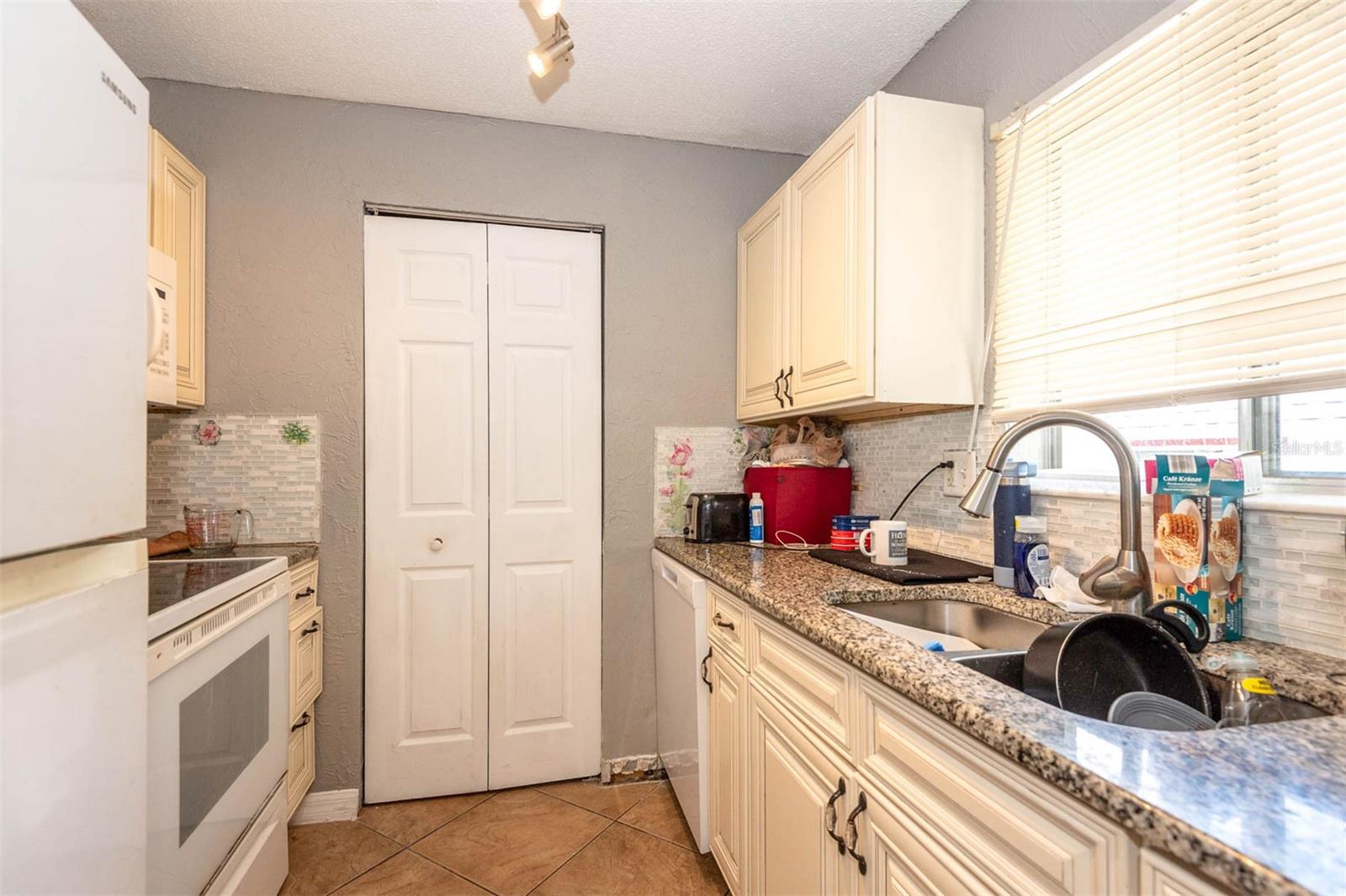 SUN PLACE CONDO - Residential