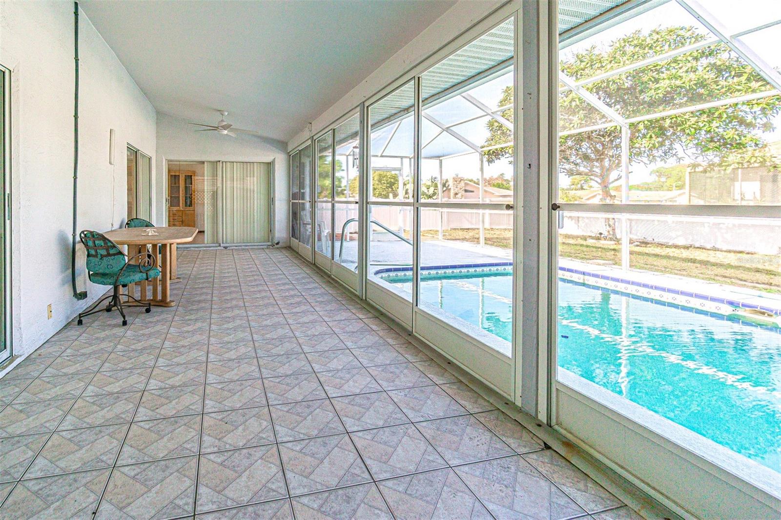 18664 WHITE PINE CIRCLE