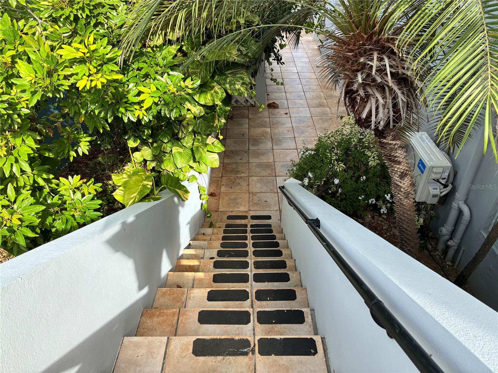 BRAVOS DE BOSTON - Residential