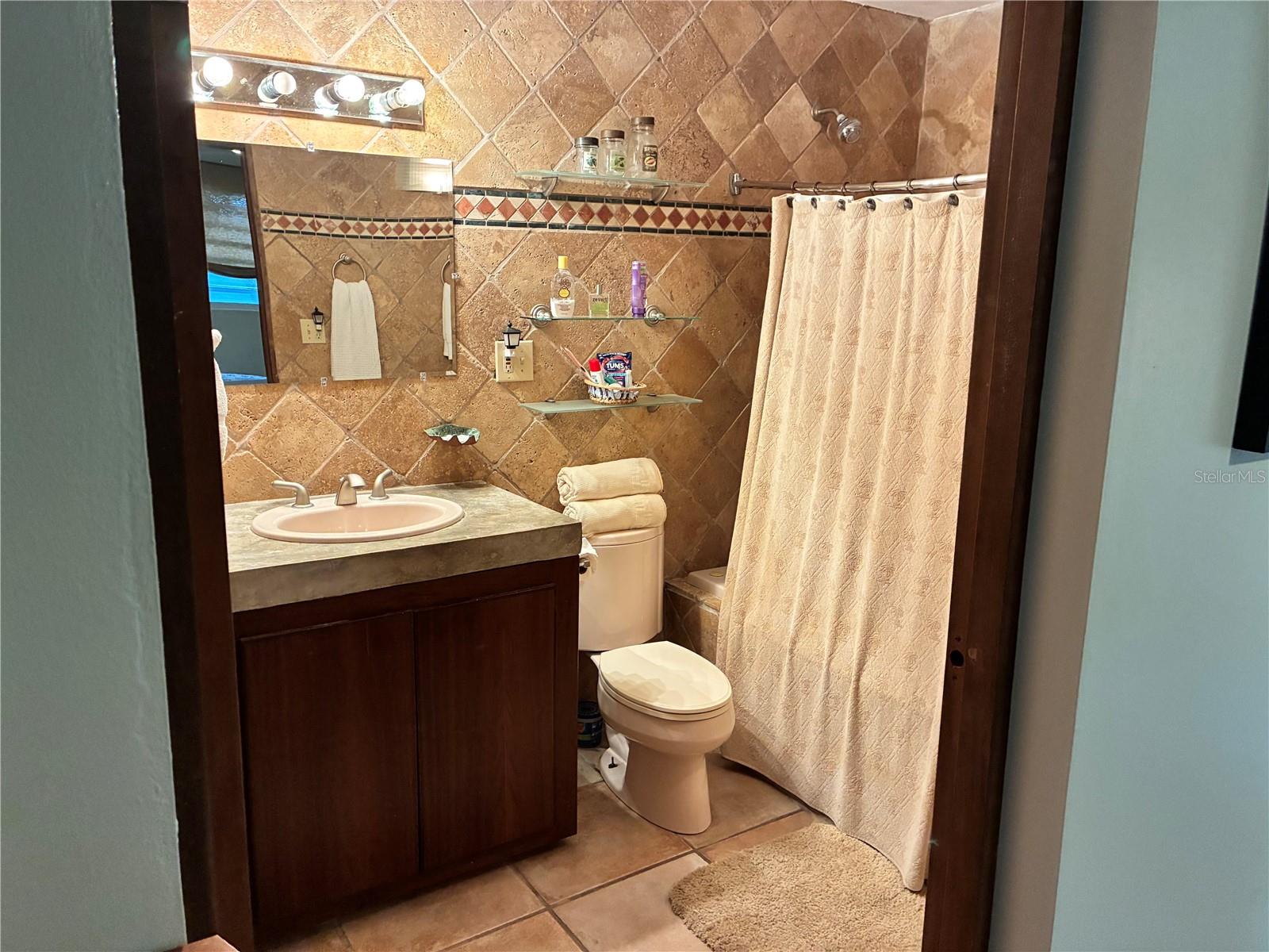 BRAVOS DE BOSTON - Residential