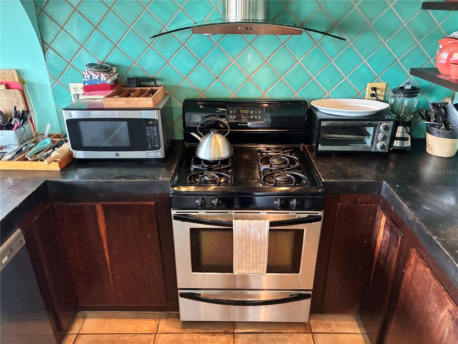 BRAVOS DE BOSTON - Residential