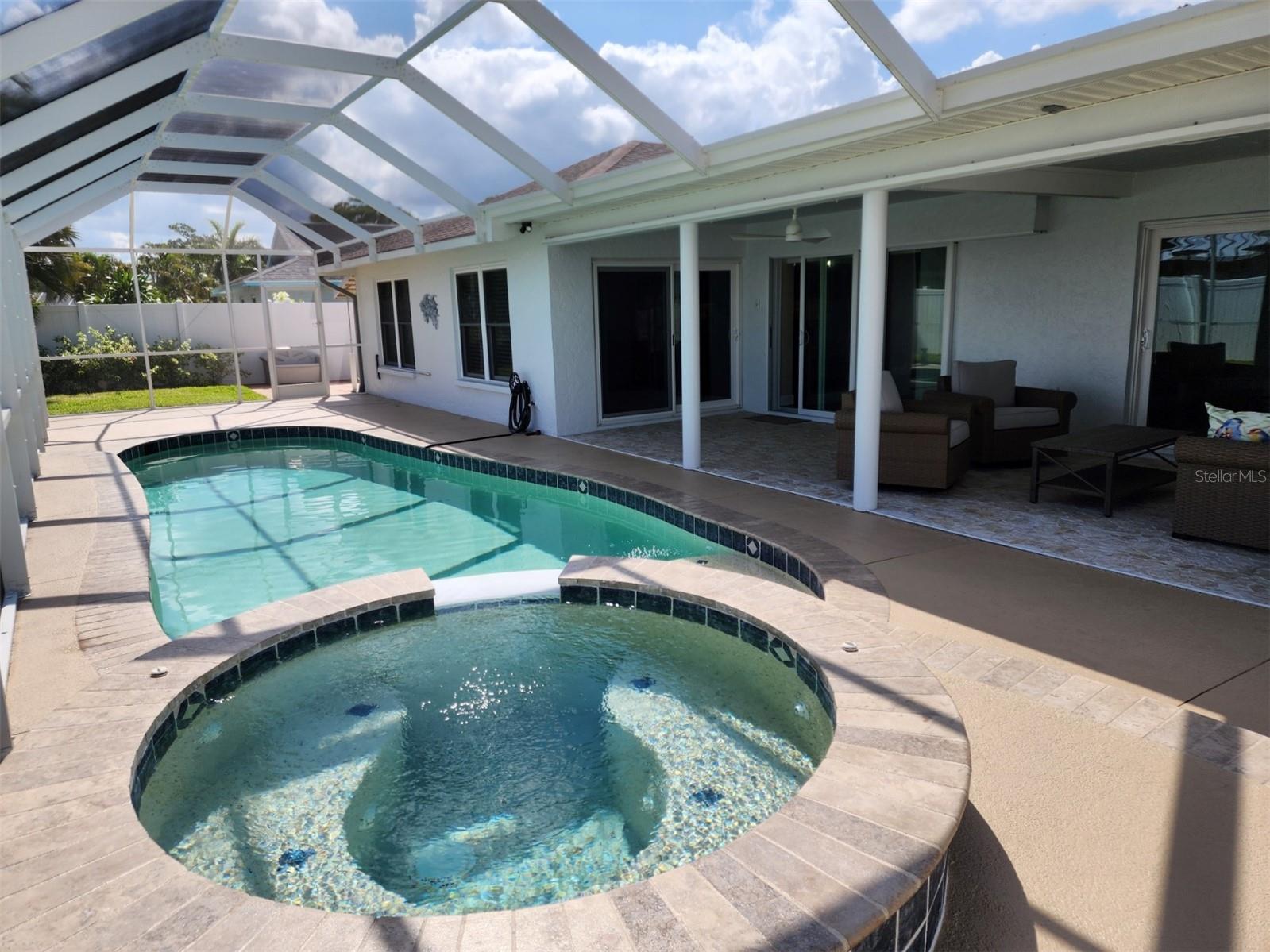 1856 WOODHAVEN CIRCLE