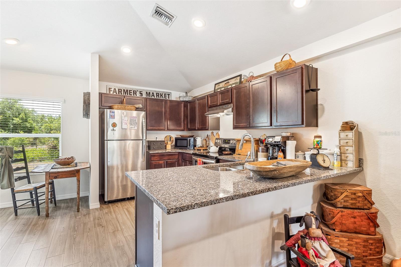 27071/ 27075 WASHINGTON STREET