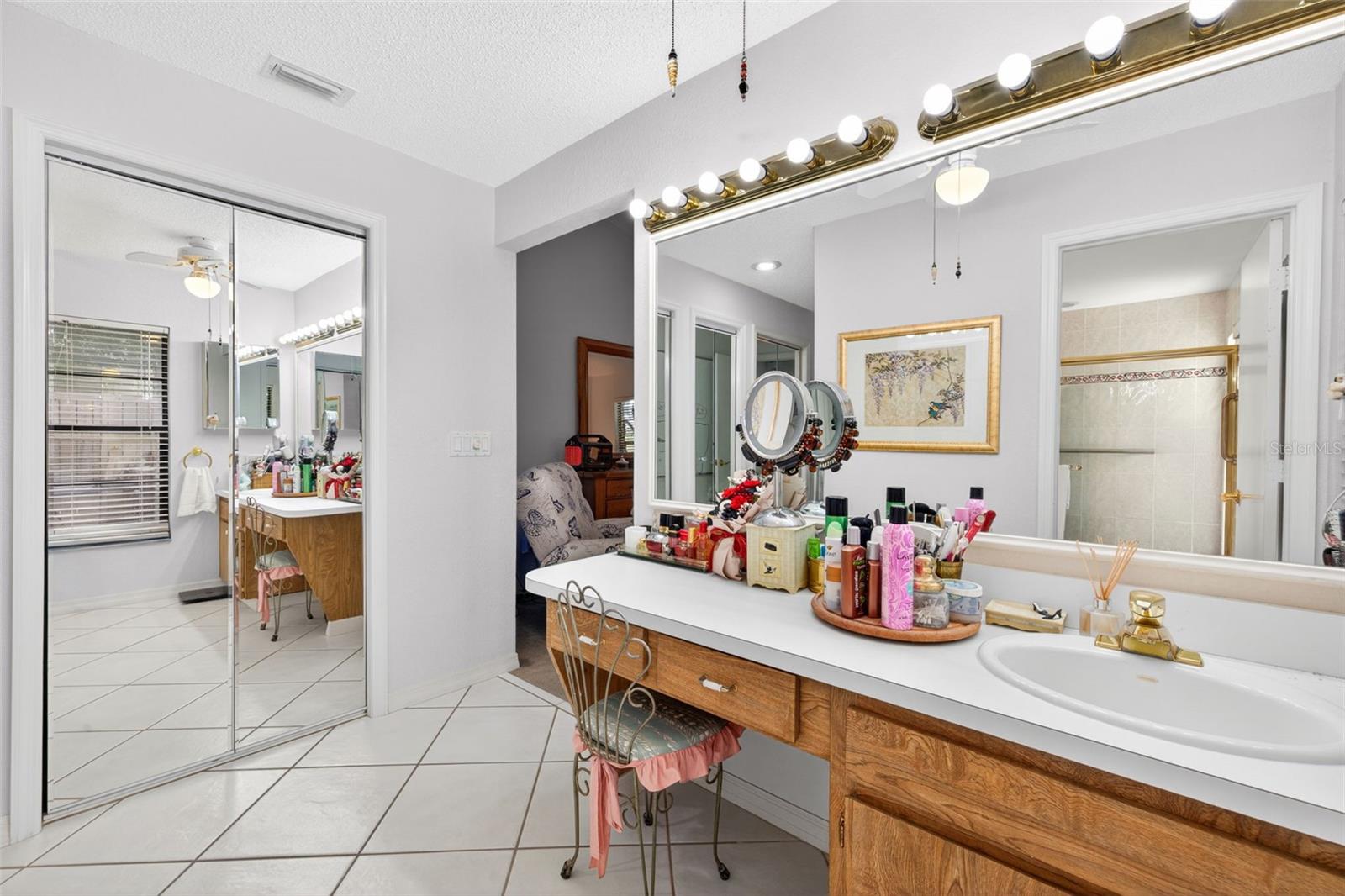 VILLAGE X UNIT 1 OF CARROLLWOO - Residential