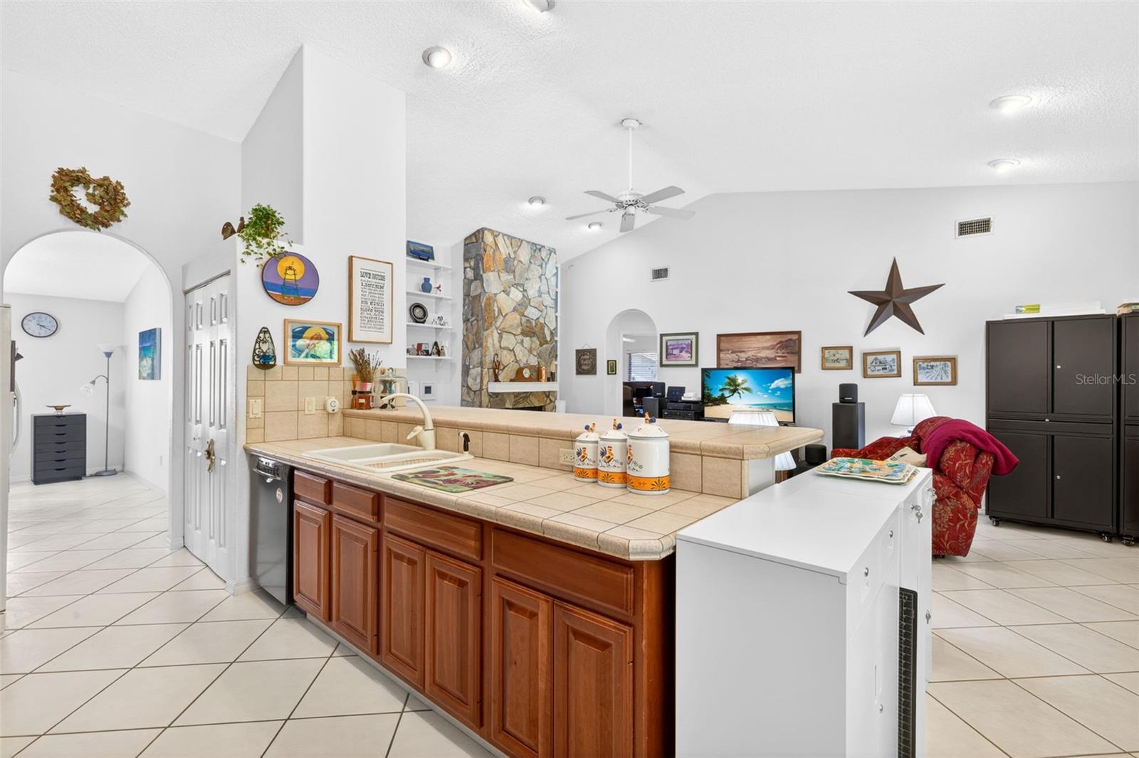 VILLAGE X UNIT 1 OF CARROLLWOO - Residential