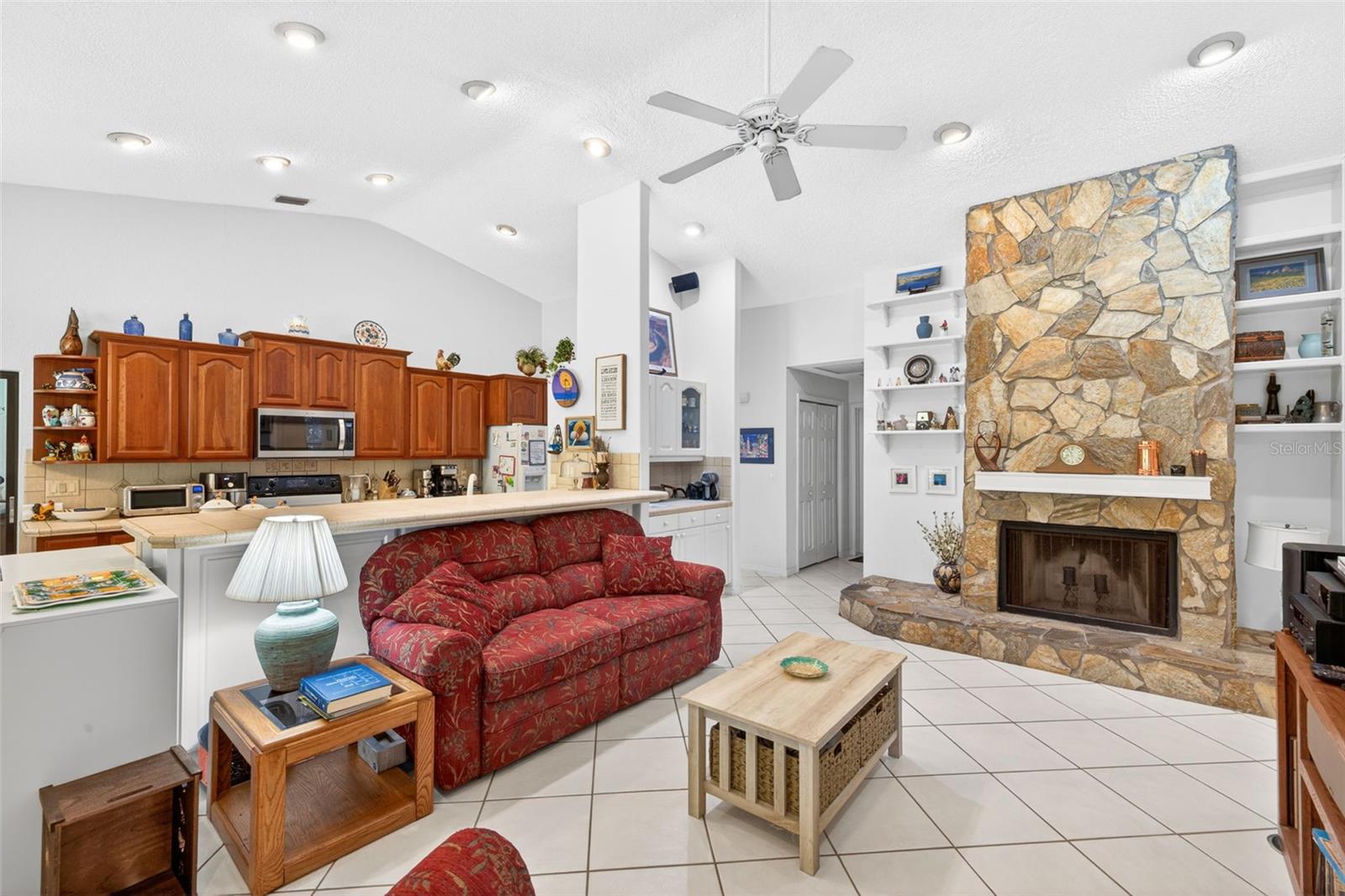 VILLAGE X UNIT 1 OF CARROLLWOO - Residential