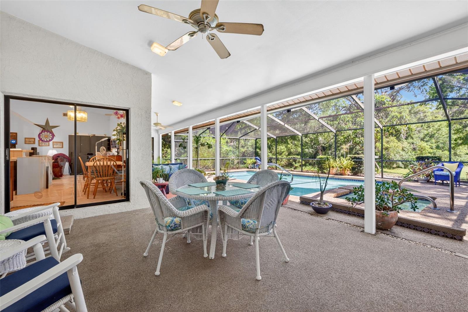 VILLAGE X UNIT 1 OF CARROLLWOO - Residential