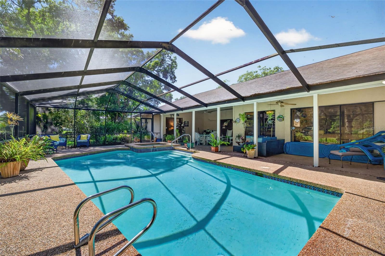 VILLAGE X UNIT 1 OF CARROLLWOO - Residential