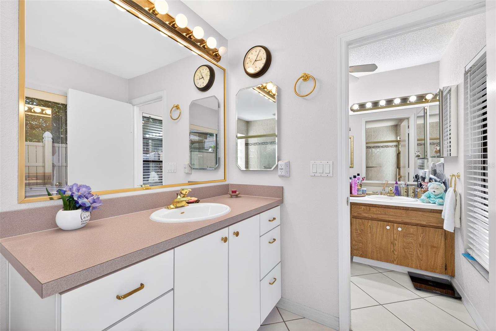 VILLAGE X UNIT 1 OF CARROLLWOO - Residential