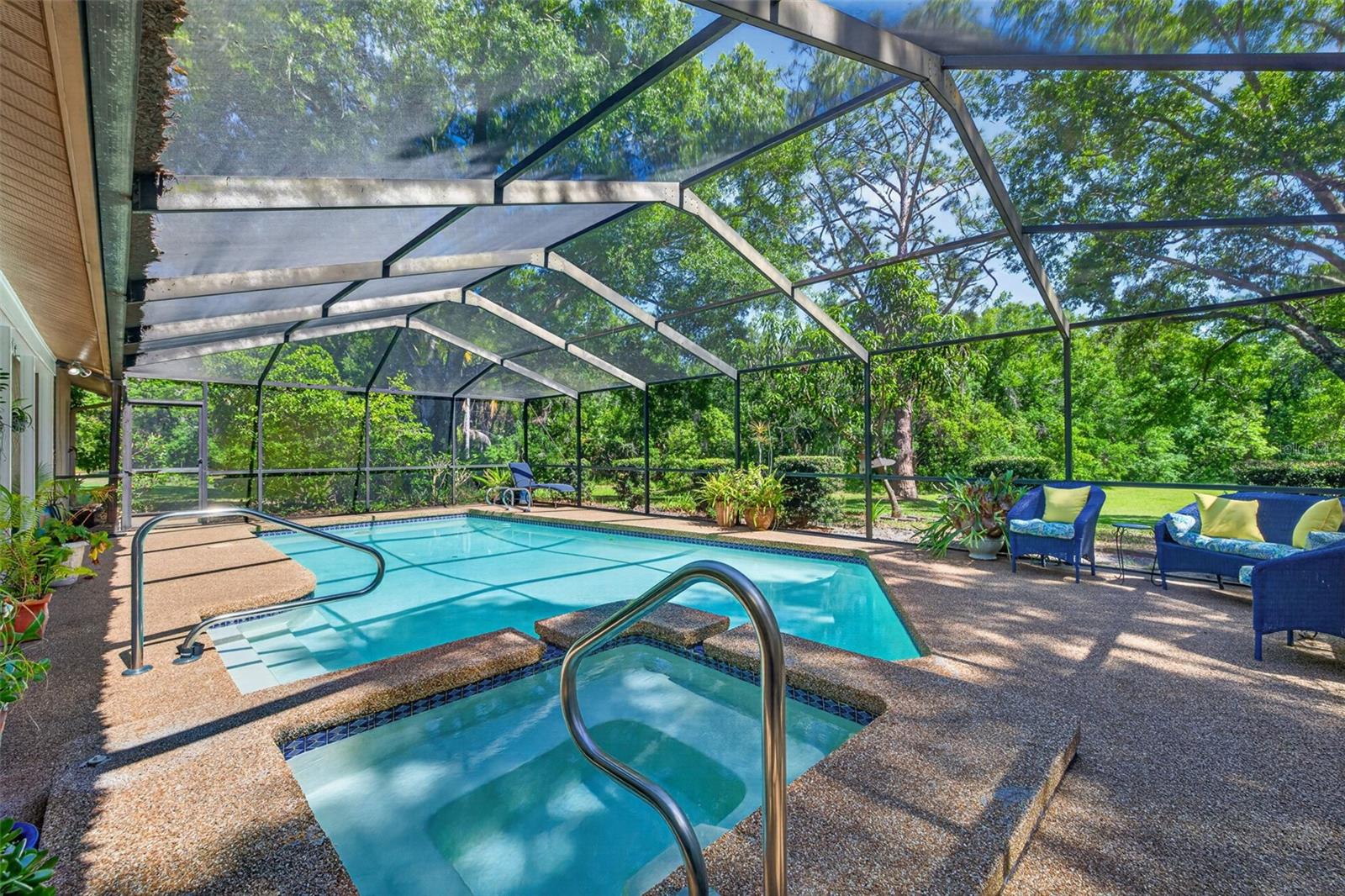 VILLAGE X UNIT 1 OF CARROLLWOO - Residential