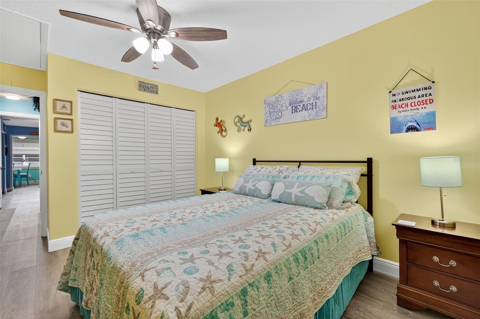 TWIN OAKS APTS - Residential