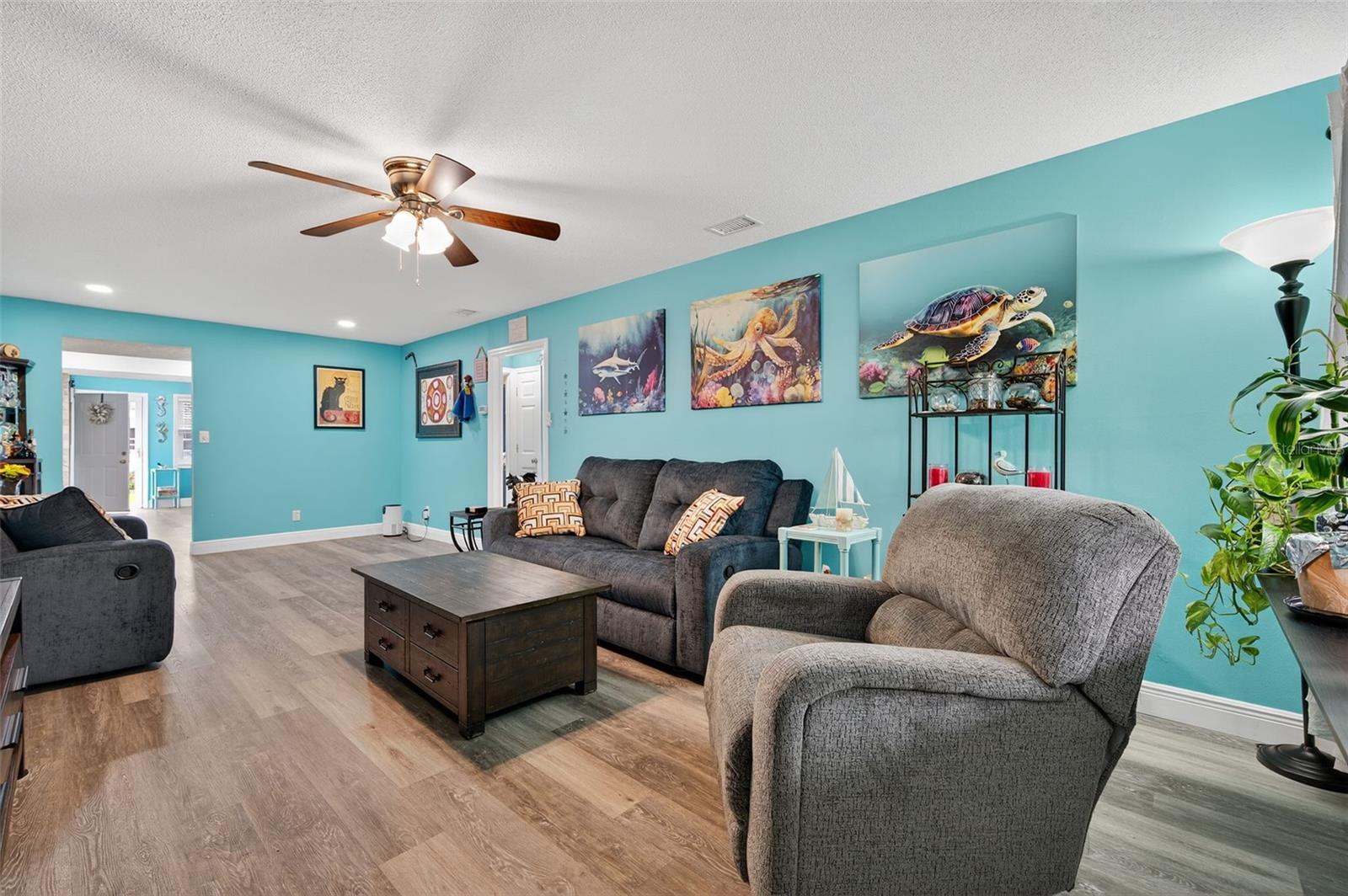 TWIN OAKS APTS - Residential