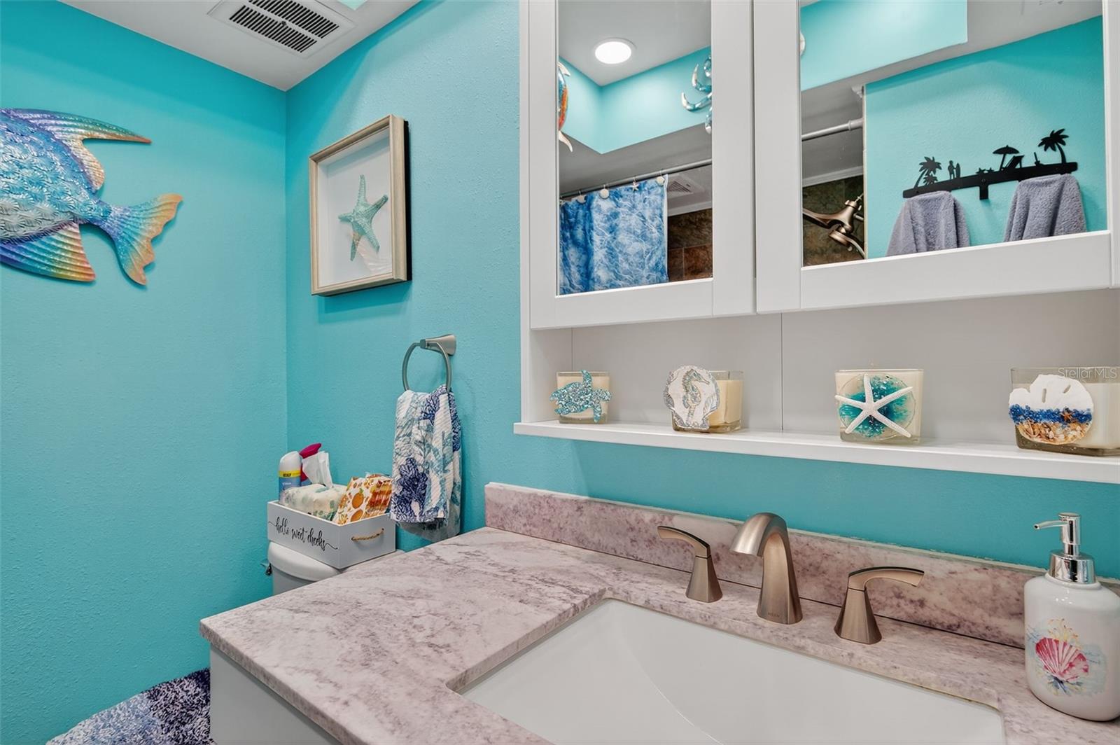 TWIN OAKS APTS - Residential