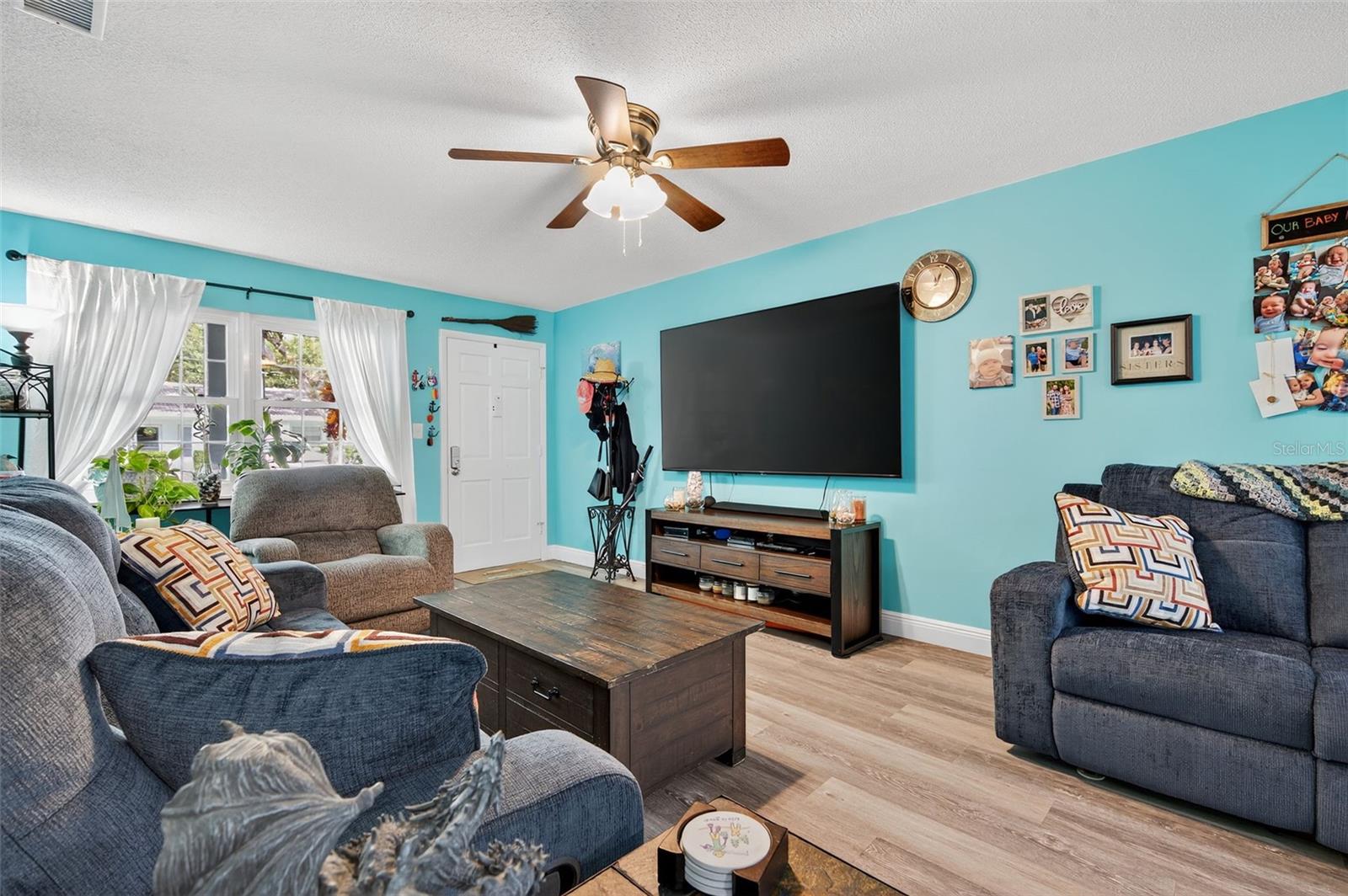 TWIN OAKS APTS - Residential