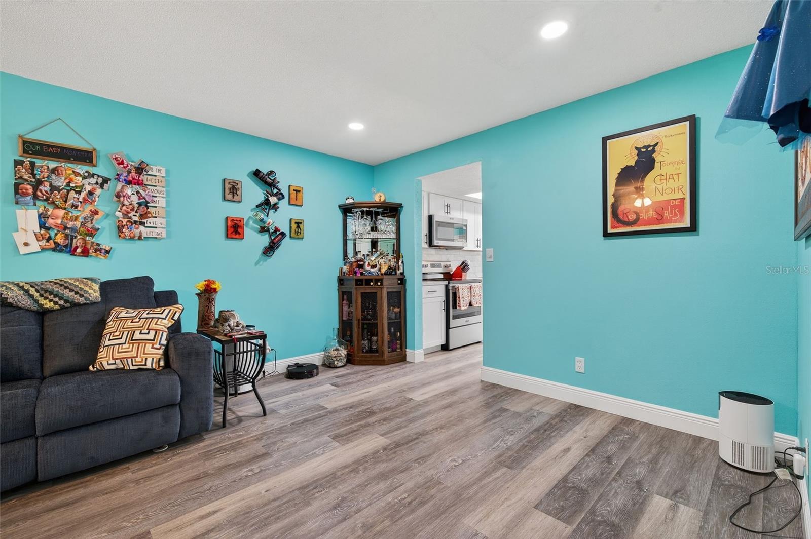 TWIN OAKS APTS - Residential