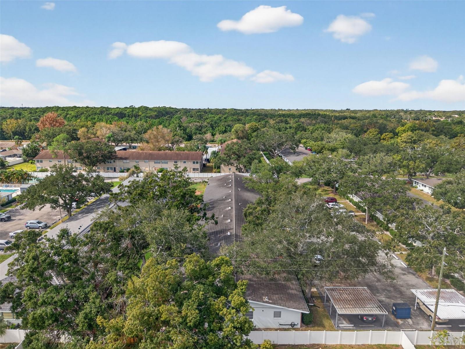 TWIN OAKS APTS - Residential