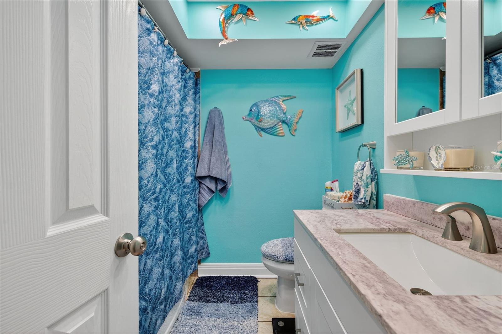 TWIN OAKS APTS - Residential