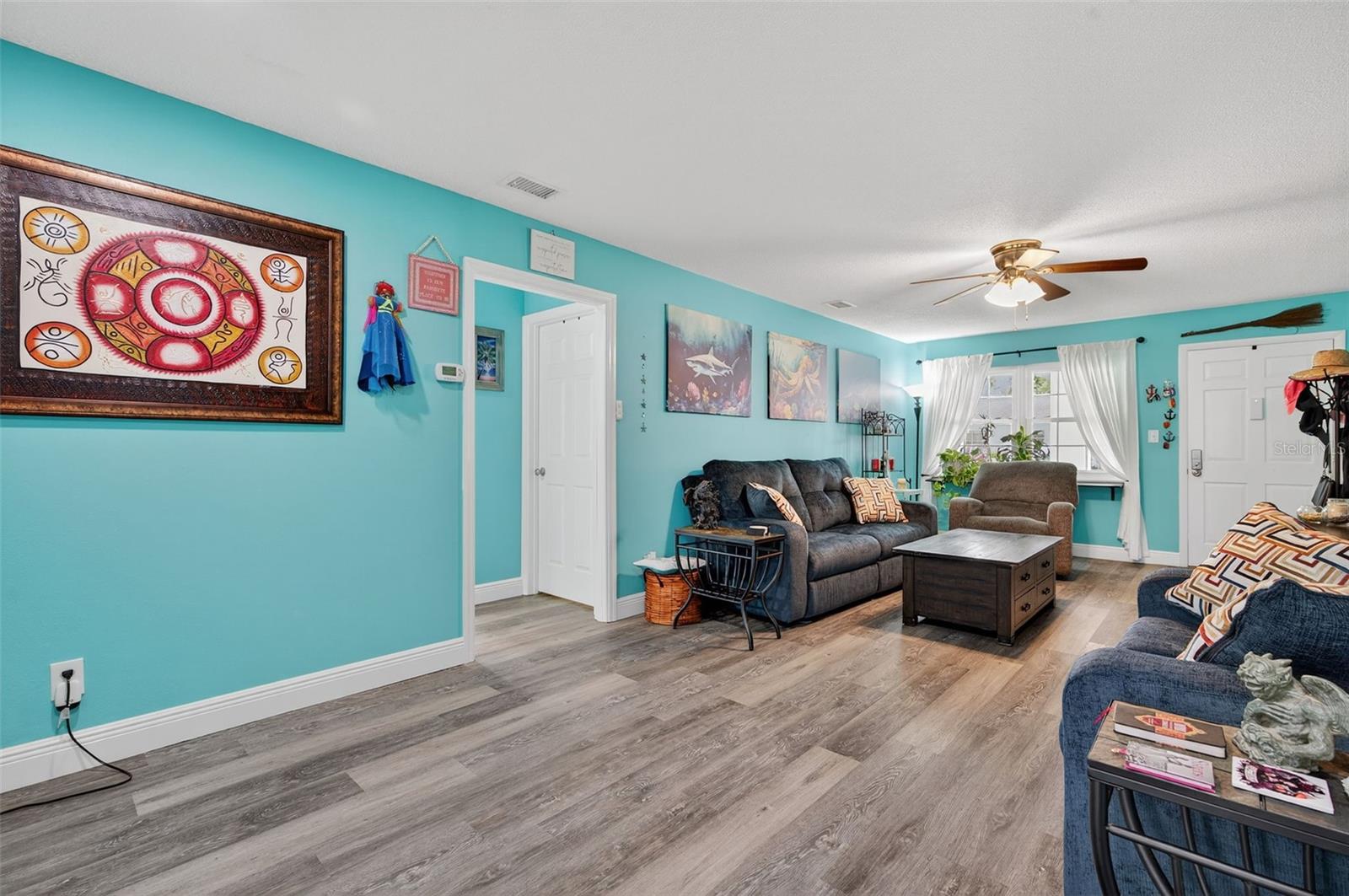 TWIN OAKS APTS - Residential