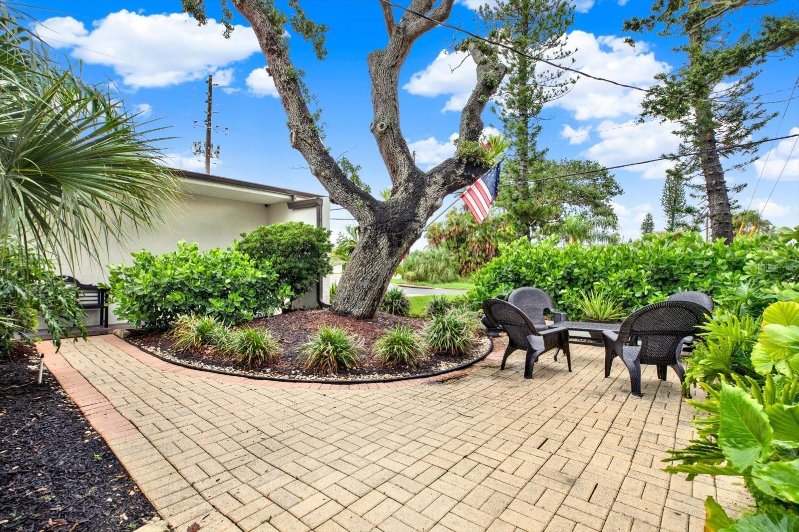 1040 PALM DRIVE