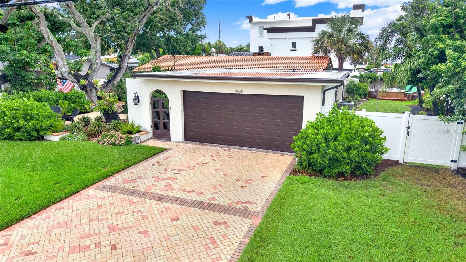 1040 PALM DRIVE