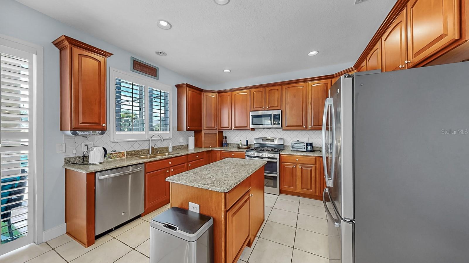 FOX WOOD PH 06 - Residential Lease