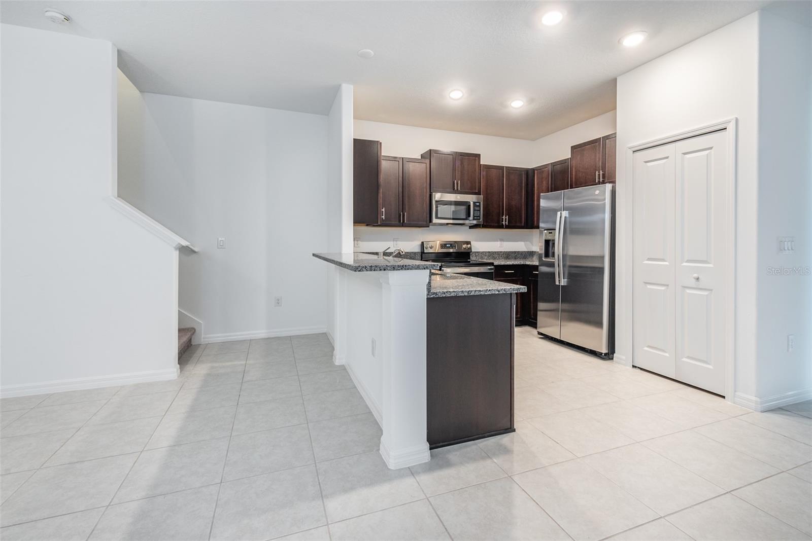 14348 EDITORS NOTE STREET