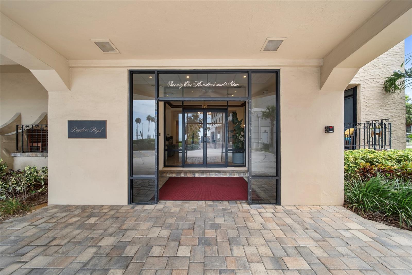 2109 BAYSHORE BOULEVARD 909