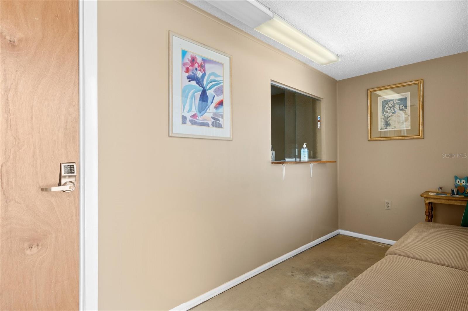 HUDSON - Commercial Sale