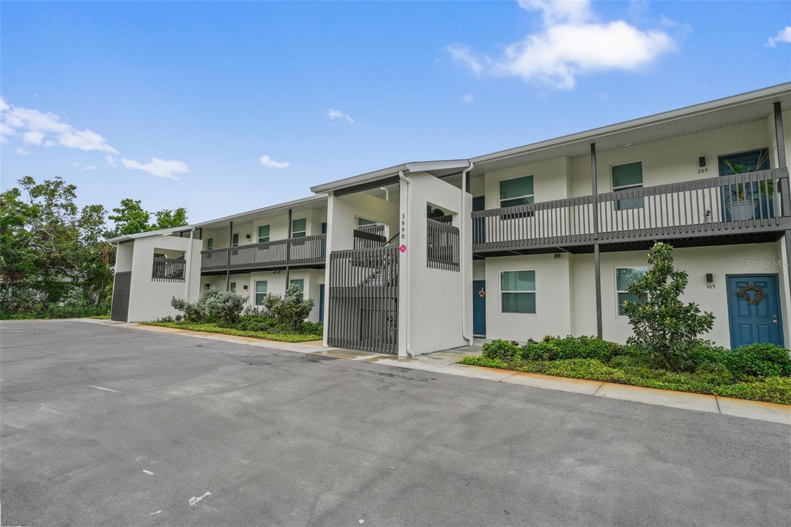 FLORINA ISLE CONDOMINIUM - Residential Lease