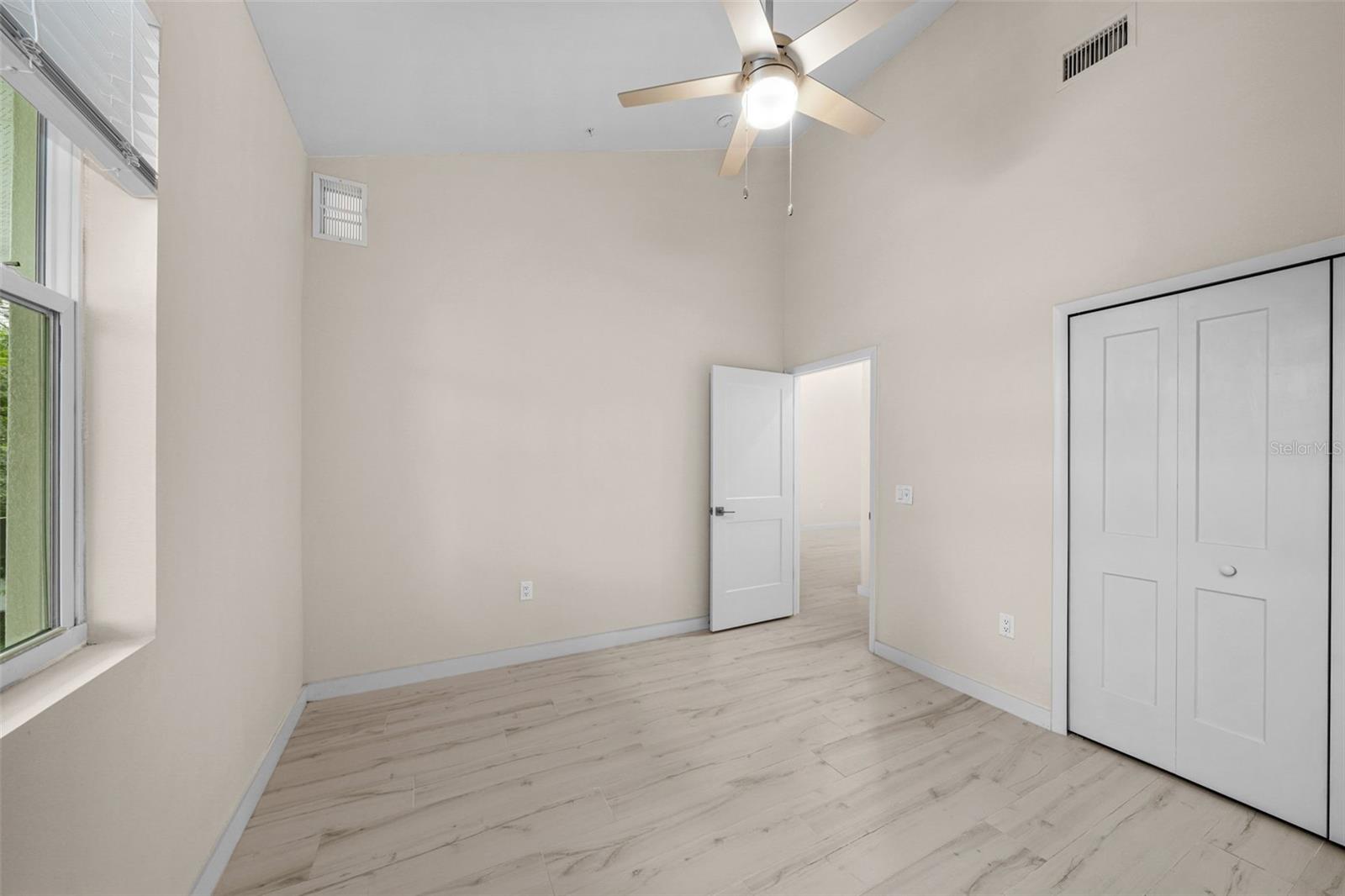 FLORINA ISLE CONDOMINIUM - Residential Lease