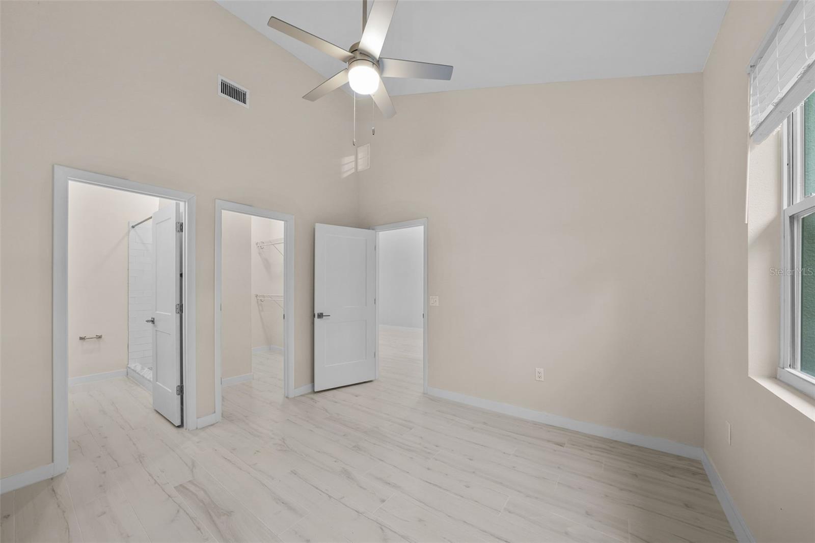 FLORINA ISLE CONDOMINIUM - Residential Lease