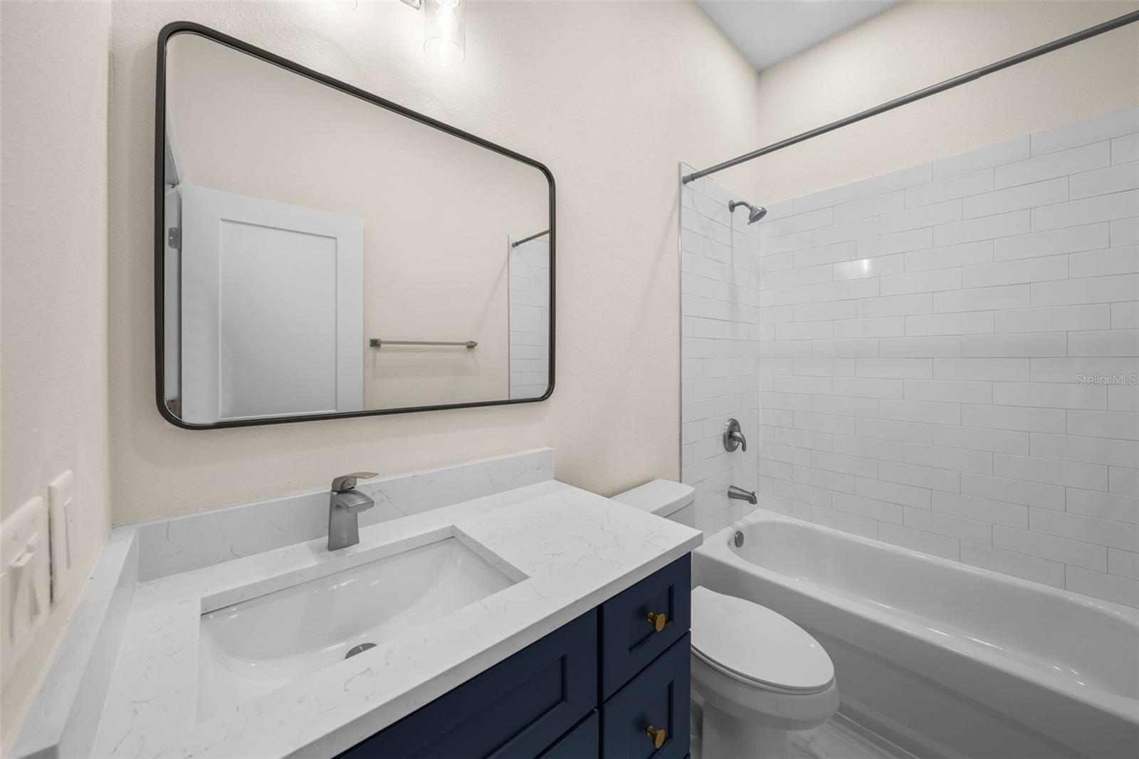 FLORINA ISLE CONDOMINIUM - Residential Lease