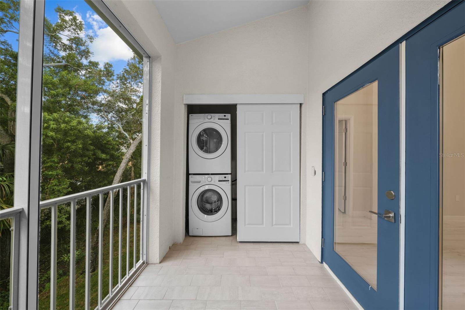 FLORINA ISLE CONDOMINIUM - Residential Lease