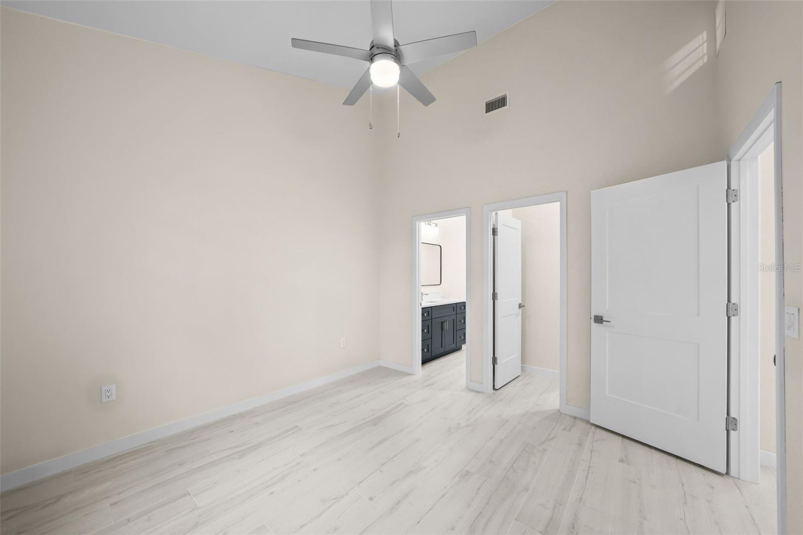 FLORINA ISLE CONDOMINIUM - Residential Lease